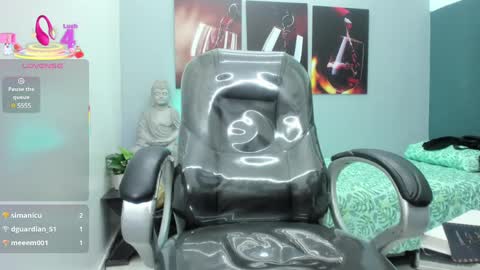 Snapshot of noha_scott chatting on 03.12.25 Noha Scott online show from 03.12.25