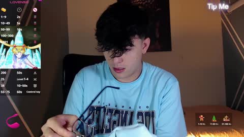 Snapshot of nolan_twink chatting on 12.01.24 Nolan online show from 12.01.24