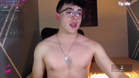 Snapshot of nolan_twink chatting on 12.01.24 Nolan online show from 12.01.24