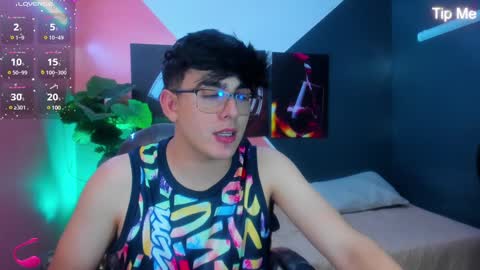 Snapshot of nolan_twink chatting on 12.04.24 Nolan online show from 12.04.24