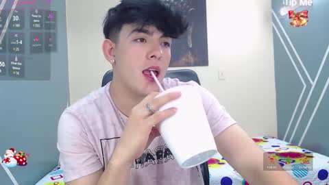 Snapshot of nolan_twink chatting on 12.08.24 Nolan online show from 12.08.24