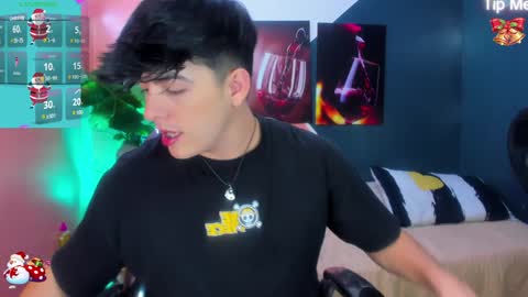 Snapshot of nolan_twink chatting on 12.11.24 Nolan online show from 12.11.24