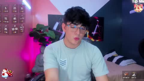 Snapshot of nolan_twink chatting on 12.14.24 Nolan online show from 12.14.24