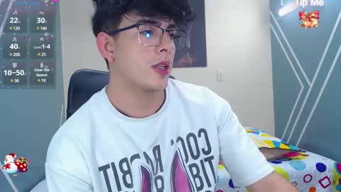 Snapshot of nolan_twink chatting on 12.15.24 Nolan online show from 12.15.24