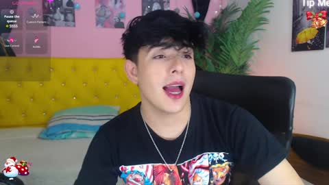 Snapshot of nolan_twink chatting on 12.18.24 Nolan online show from 12.18.24