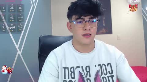 Snapshot of nolan_twink chatting on 12.24.24 Nolan online show from 12.24.24