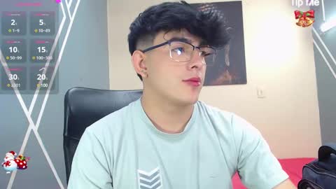 Snapshot of nolan_twink chatting on 12.26.24 Nolan online show from 12.26.24