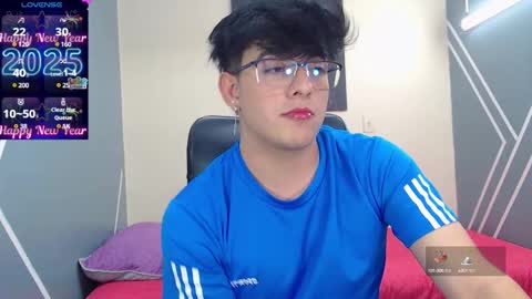 Snapshot of nolan_twink chatting on 01.03.25 Nolan online show from 01.03.25