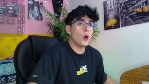 Snapshot of nolan_twink chatting on 01.07.25 Nolan online show from 01.07.25