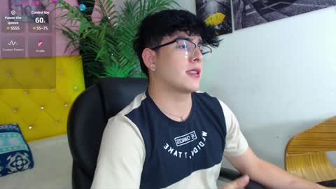 Snapshot of nolan_twink chatting on 01.09.25 Nolan online show from 01.09.25