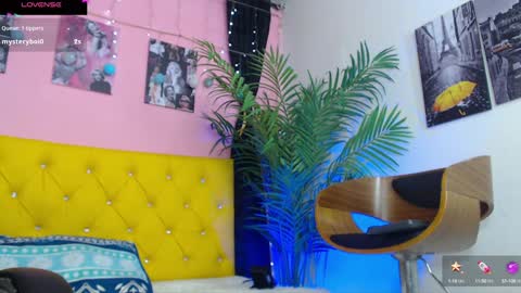 Snapshot of nolan_twink chatting on 01.09.25 Nolan online show from 01.09.25