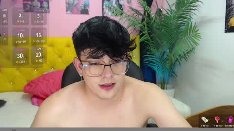 Snapshot of nolan_twink chatting on 02.04.25 Nolan online show from 02.04.25