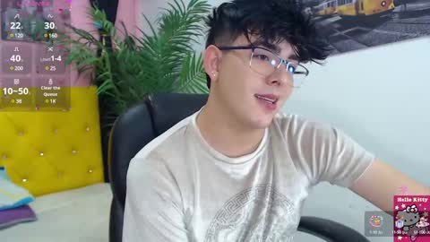 Snapshot of nolan_twink chatting on 02.14.25 Nolan online show from 02.14.25