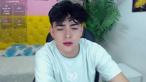 Snapshot of nolan_twink chatting on 03.06.25 Nolan online show from 03.06.25