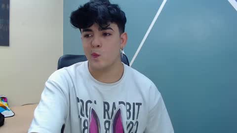 Snapshot of nolan_twink chatting on 03.08.25 Nolan online show from 03.08.25