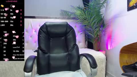 Snapshot of nolan_twink chatting on 09.13.25 Nolan online show from 09.13.25