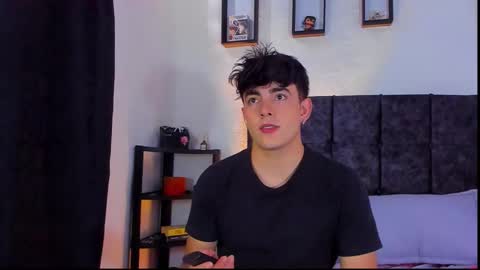 Snapshot of nolan_twink chatting on 10.16.25 Nolan online show from 10.16.25