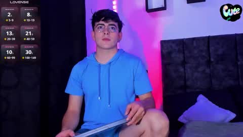 Snapshot of nolan_twink chatting on 11.18.25 Nolan online show from 11.18.25