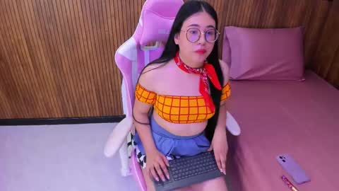 Nahomi online show from 12.03.25