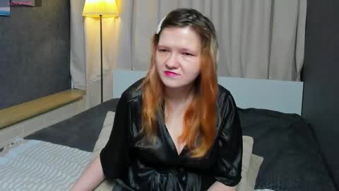 Snapshot of nora_lovvv chatting on 10.11.25 Nora online show from 10.11.25
