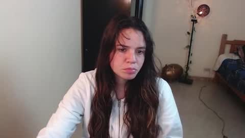 Snapshot of noreen_ chatting on 12.17.24 noreen_ online show from 12.17.24