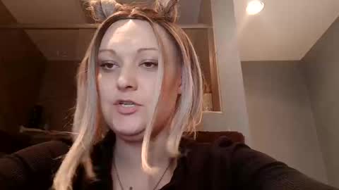 Snapshot of notouchmami chatting on 10.29.25 notouchmami online show from 10.29.25