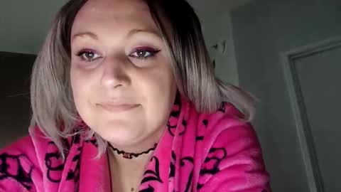 Snapshot of notouchmami chatting on 11.01.25 notouchmami online show from 11.01.25