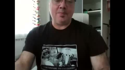 Snapshot of nounoursss974 chatting on 02.14.25 sweet bear online show from 02.14.25