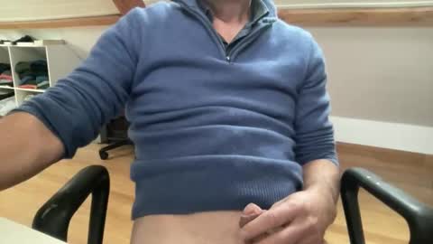 Snapshot of noux69 chatting on 10.15.25 noux69 online show from 10.15.25