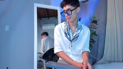 Snapshot of novawheeler chatting on 09.11.25 Nova online show from 09.11.25