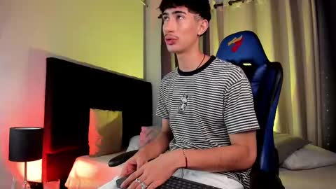 Snapshot of novawheeler chatting on 10.08.25 Nova online show from 10.08.25