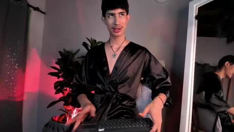 Snapshot of novawheeler chatting on 10.19.25 Nova online show from 10.19.25