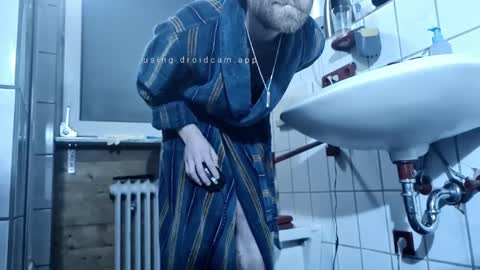 Snapshot of nudemox chatting on 12.29.24 nudemox online show from 12.29.24