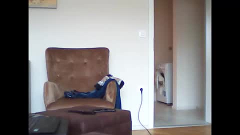 Snapshot of nudist_man chatting on 12.24.24 Milen online show from 12.24.24