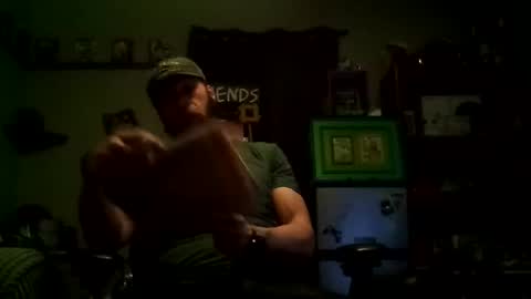 Awwwww Hey Sweetie Pies. Welcome To The Sweetie Pie Lounge. Enjoy The Dad-Cast. SweetCorny Fun-loving Dad Talk. online show from 02.04.25