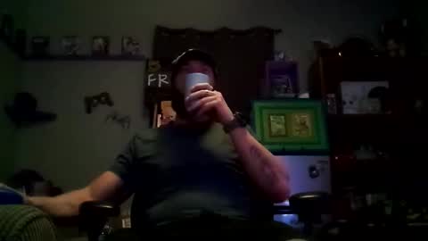 Awwwww Hey Sweetie Pies. Welcome To The Sweetie Pie Lounge. Enjoy The Dad-Cast. SweetCorny Fun-loving Dad Talk. online show from 02.15.25