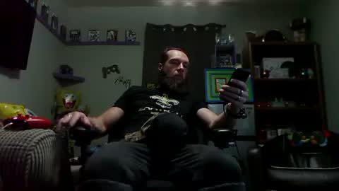 Awwwww Hey Sweetie Pies. Welcome To The Sweetie Pie Lounge. Enjoy The Dad-Cast. SweetCorny Fun-loving Dad Talk. online show from 09.27.25