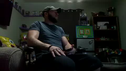 Awwwww Hey Sweetie Pies. Welcome To The Sweetie Pie Lounge. Enjoy The Dad-Cast. SweetCorny Fun-loving Dad Talk. online show from 09.30.25