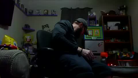 Awwwww Hey Sweetie Pies. Welcome To The Sweetie Pie Lounge. Enjoy The Dad-Cast. SweetCorny Fun-loving Dad Talk. online show from 10.31.25