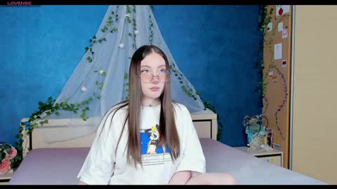 Snapshot of nymphalean chatting on 01.29.25 Kat online show from 01.29.25