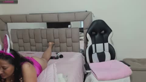 nyomi browm online show from 02.01.25