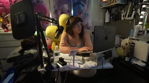 Snapshot of nyxraven chatting on 12.17.24 NyxRaven online show from 12.17.24