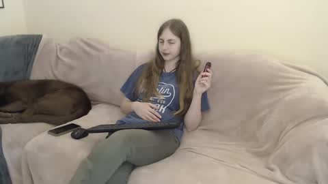 Snapshot of nzplaytime chatting on 01.12.25 Stef Derek online show from 01.12.25