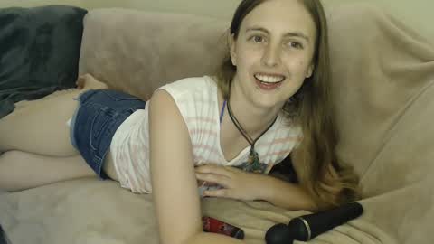 Snapshot of nzplaytime chatting on 02.09.25 Stef Derek online show from 02.09.25