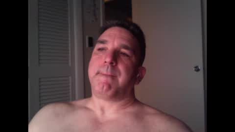Snapshot of oceanmanx chatting on 10.18.25 Ocean online show from 10.18.25