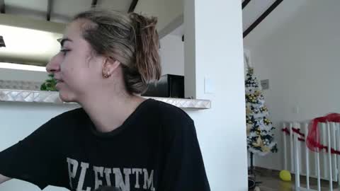 Snapshot of odette_brigh_ chatting on 12.18.24 Val online show from 12.18.24