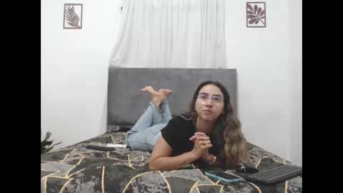 Snapshot of odette_brigh_ chatting on 10.01.25 Val online show from 10.01.25