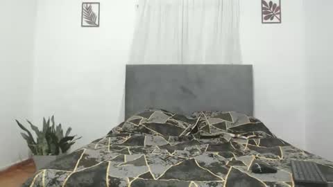 Snapshot of odette_brigh_ chatting on 10.12.25 Val online show from 10.12.25