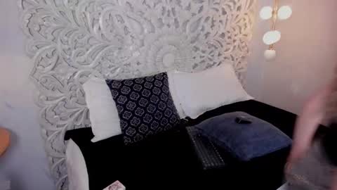 Snapshot of odette_bulgari chatting on 11.16.25 Ana online show from 11.16.25