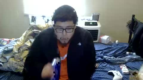 Snapshot of oflores77 chatting on 10.13.25 oscar flores online show from 10.13.25